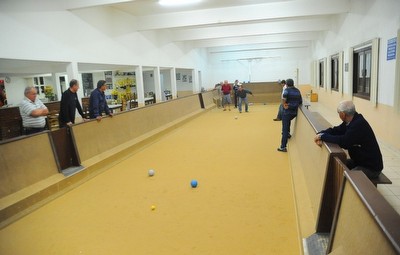 Cancha de Bocha e Sala de Jogos